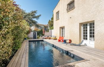 La Maison des Arts Holiday Home