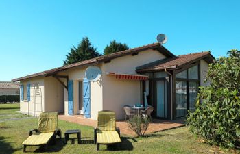 Les Chênes (HUT123) Holiday Home