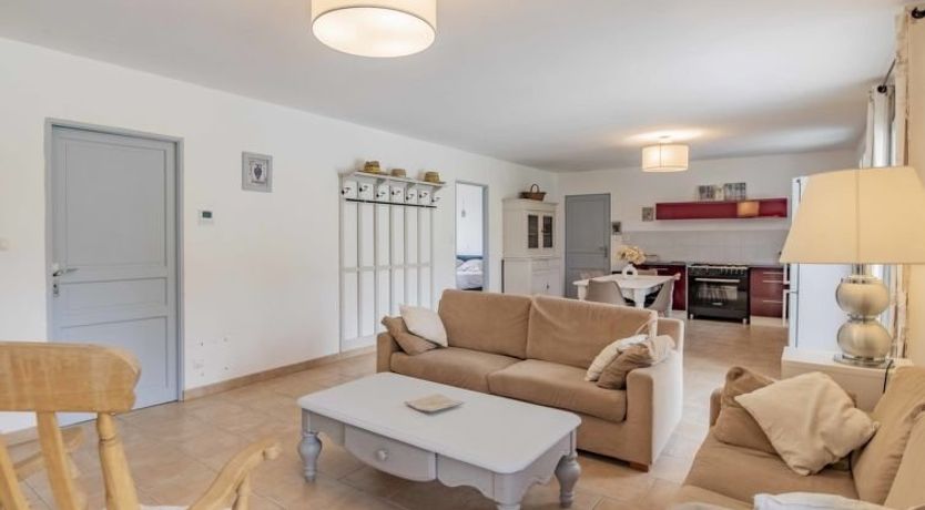 Photo of L' amandier