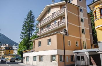 Schubert Apartment 5 Holiday Home