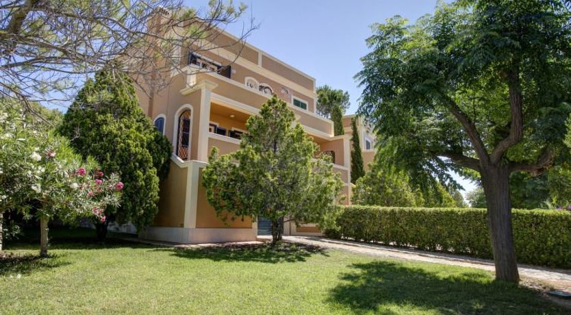 Photo of Al Zur Holiday Home 2