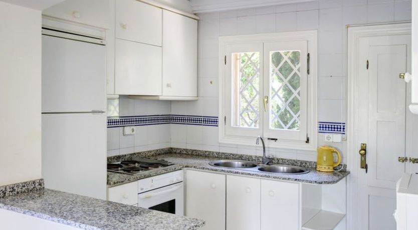 Photo of Al Zur Holiday Home 2