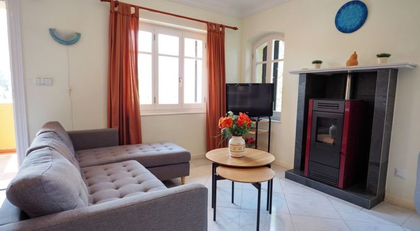 Photo of Al Zur Holiday Home 2