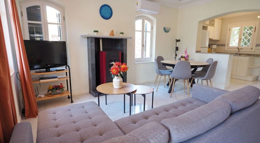 Photo of Al Zur Holiday Home 2