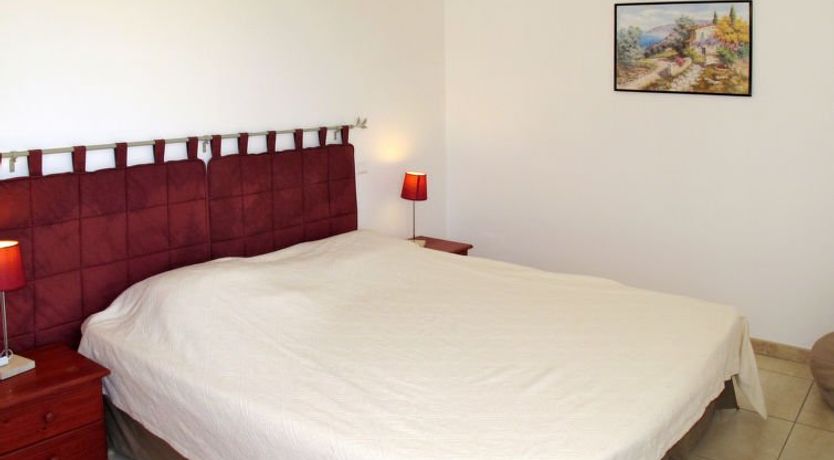 Photo of Les Lilas Blancs