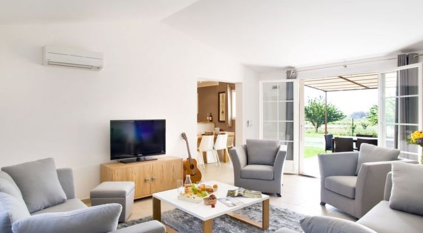 Photo of Le Clos Savornin V8IC Holiday Home 4