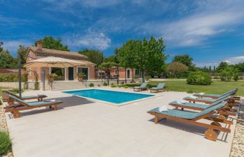 Villa Bernard Holiday Home