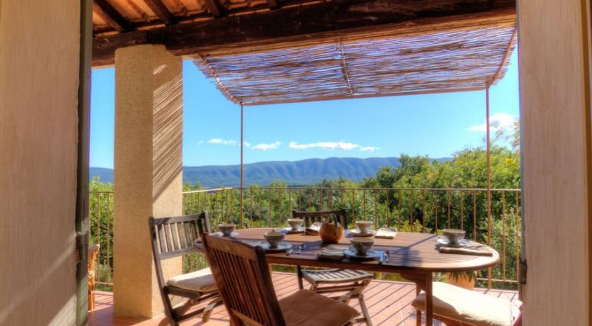 Photo of Les Cairnes