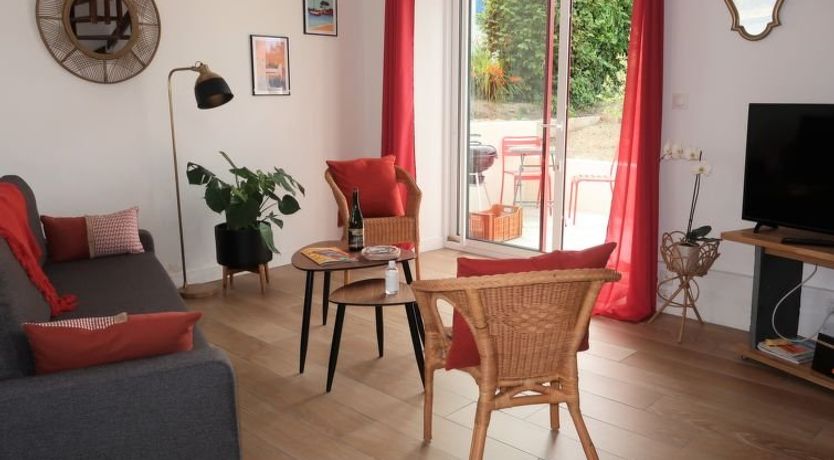 Photo of La Charmeuse