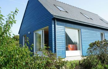 Maison bleue Holiday Home