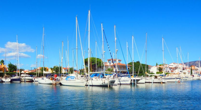 Photo of Club Nautic Apartment 9