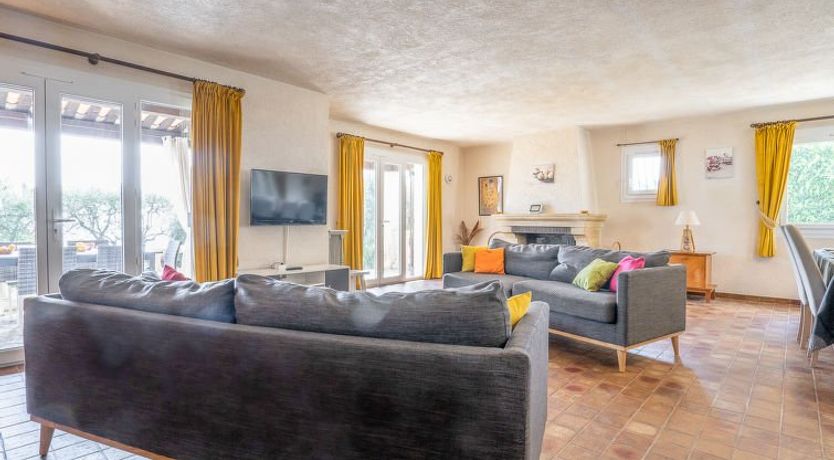 Photo of La Mesnière