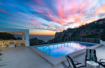 Vista al Mar Holiday Home