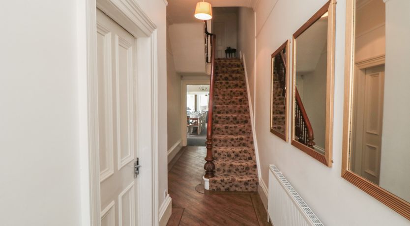 Photo of Wellington House