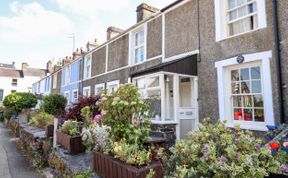 Photo of Pump Cottage, 8 Glyn Terrace