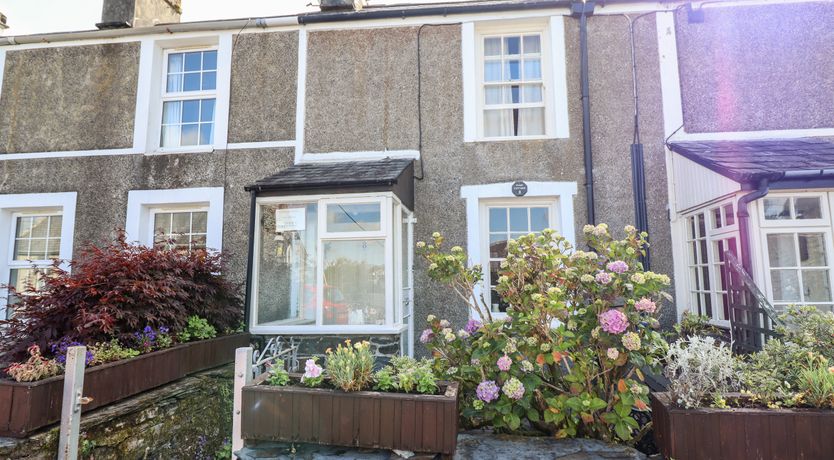 Photo of Pump Cottage, 8 Glyn Terrace