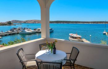 Ana Apartment 2 Holiday Home
