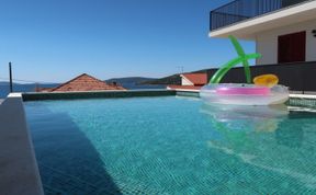 Photo of Viva-by the sea-by the pool Holiday Home 2
