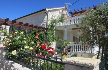 Mirjana Holiday Home