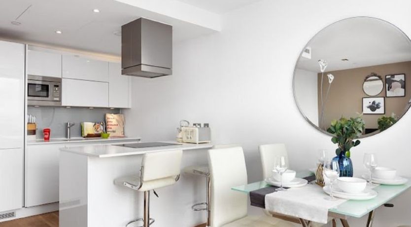 Photo of Avant-Garde, Shoreditch