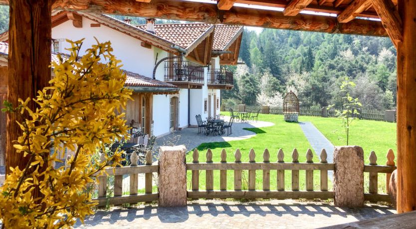 Photo of Golden Apartment 2