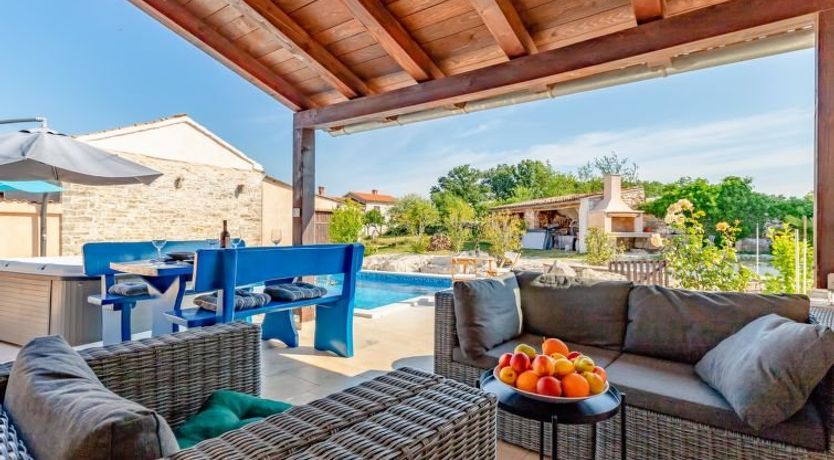 Photo of Botra Maria