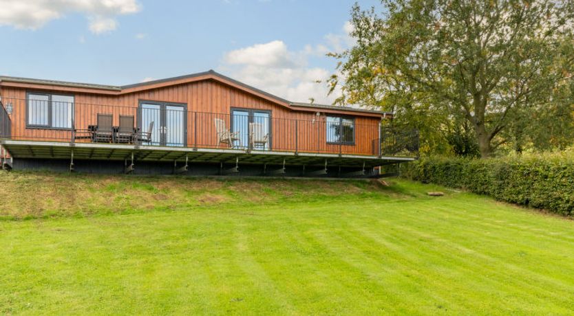 Photo of Loch Leven Lodge 16 Robin's Nest