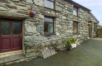 Y Bwthyn Holiday Home