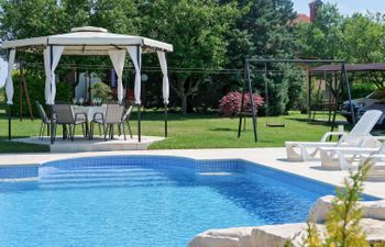 Andrea Holiday Home