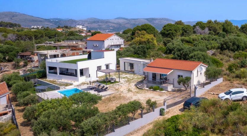 Photo of Ria with heated pool