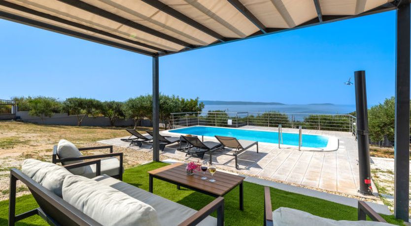 Photo of Ria with heated pool