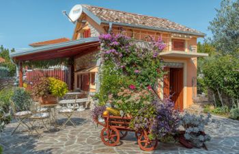 Maria Holiday Home