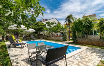 Villa Sandra (PUL411) Holiday Home