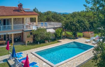 Lola Holiday Home