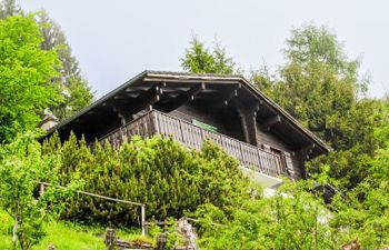 Chalet Les 3 Marmottes Holiday Home