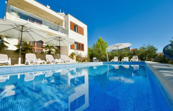 Villa Malu Sun I Holiday Home