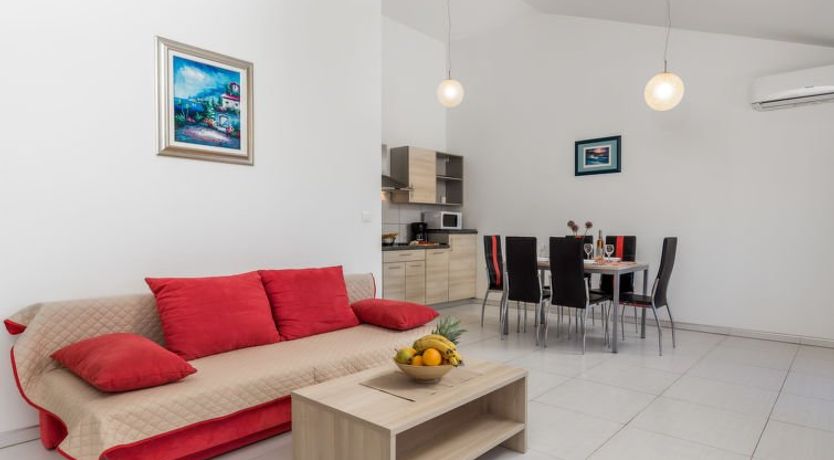 Photo of Romana Apartment 5