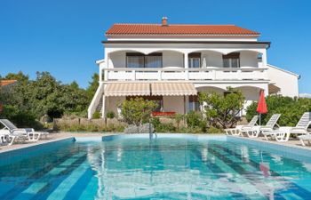 Vesela Apartment 3 Holiday Home