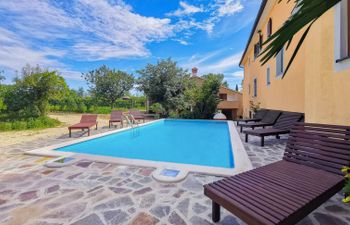 Jakov (ROJ431) Holiday Home