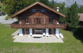 Arche Holiday Home