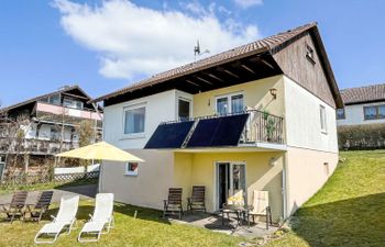 Uhu Holiday Home