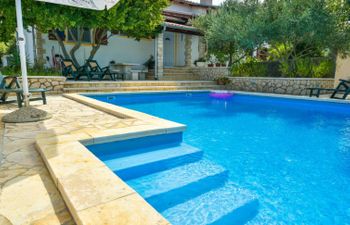 Villa Ana Holiday Home