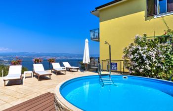 Laurus Apartment 3 Holiday Home