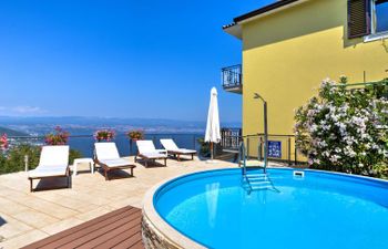 Laurus Apartment 3 Holiday Home