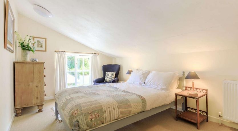 Photo of 3 Bed in Uplyme