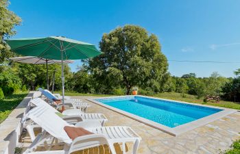 Mila Holiday Home