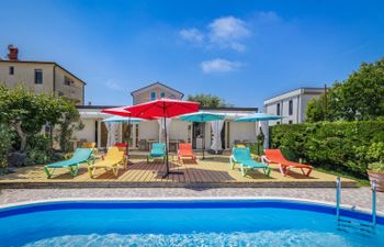 Nika Apartment 3 Holiday Home