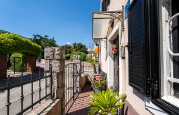 Lovrano Holiday Home
