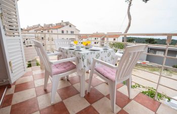 Bencun Apartment 4 Holiday Home