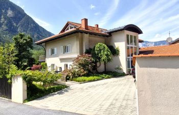 Casa Hubertus Holiday Home